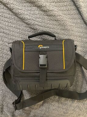Lowepro Adventura SH 160 II Black Camera Shoulder Bag -